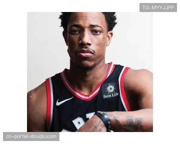 官方:公牛队与老将德罗赞达成一份两年提前续约协议 官方:公牛队与老将德罗赞达成一份两年提前续约协议